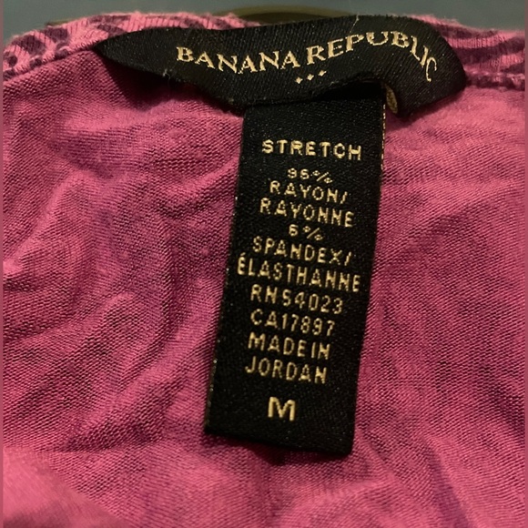 Banana Republic Dark Pink Short Sleeve Top - Size M - Picture 6 of 6